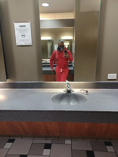 Gym «LA Fitness», reviews and photos, 17365 Torrence Ave, Lansing, IL 60438, USA