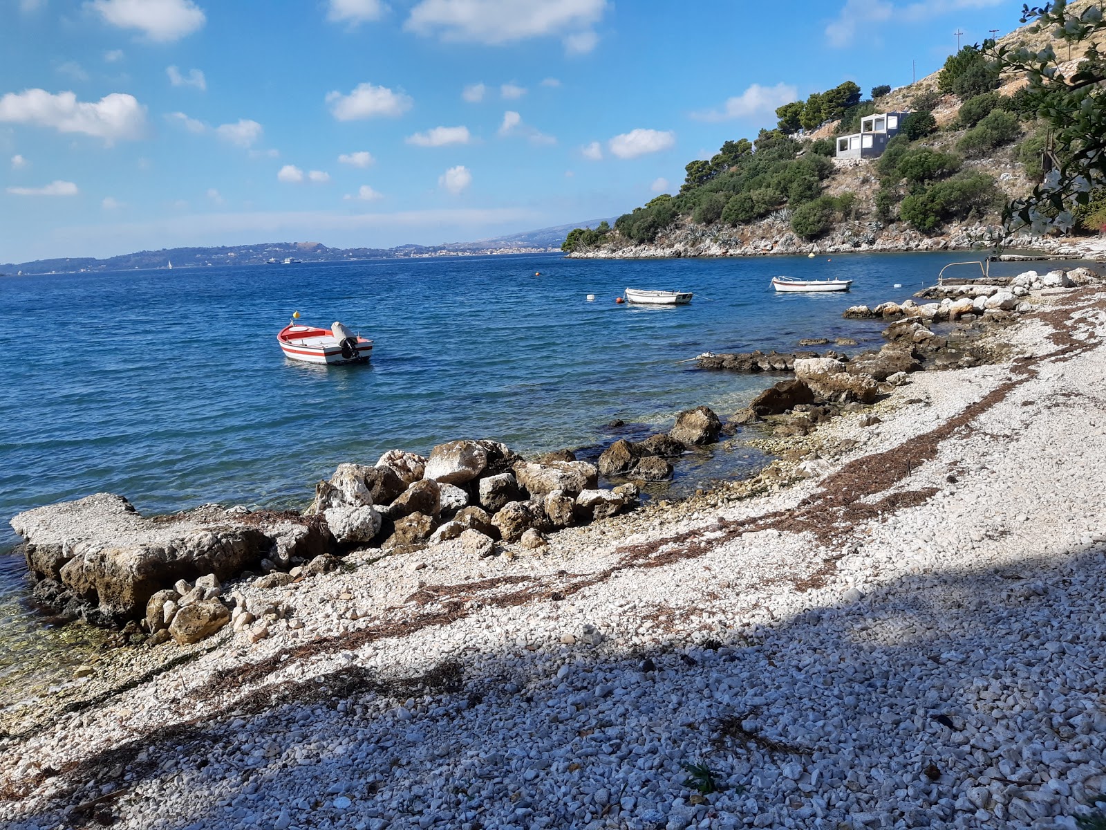 Foto di Agios Konstantinos ubicato in zona naturale