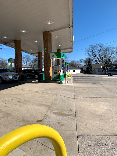 Gas Station «BP», reviews and photos, 1881 Deerfield Rd, Highland Park, IL 60035, USA