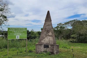 Monumento Antiga Divisa Amazona / Mato Grosso image