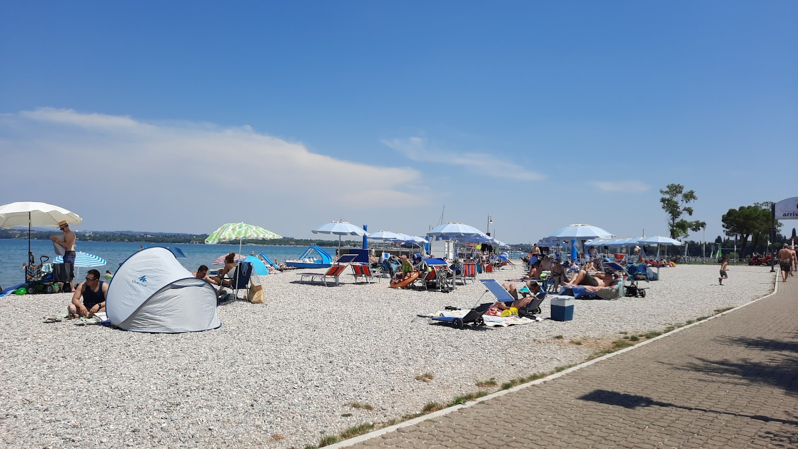 Foto de Spiaggia Bergamini con muy limpio nivel de limpieza