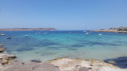 Foto von Ramla tal-Qortin mit kleine bucht