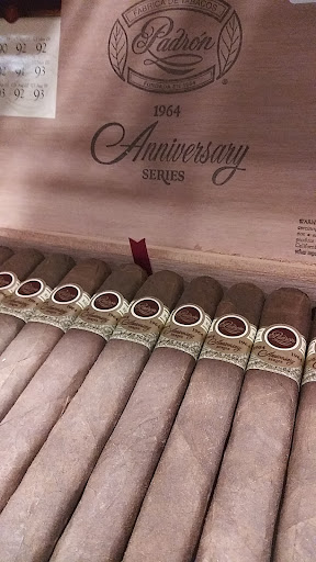 Tobacco Shop «Tobacco Town», reviews and photos, 17108 Fort St, Riverview, MI 48193, USA