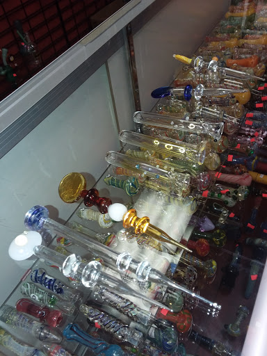 Tobacco Shop «Centerville Smoke Shop», reviews and photos, 383 Miamisburg Centerville Rd, Dayton, OH 45459, USA