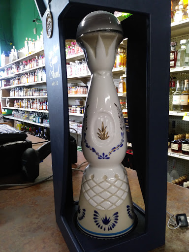 Liquor Store «21st Amendment Wine and Spirits», reviews and photos, 2201 E 62nd St E, Indianapolis, IN 46220, USA