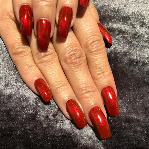 Luxurious Nails and Beauty - Ipswich