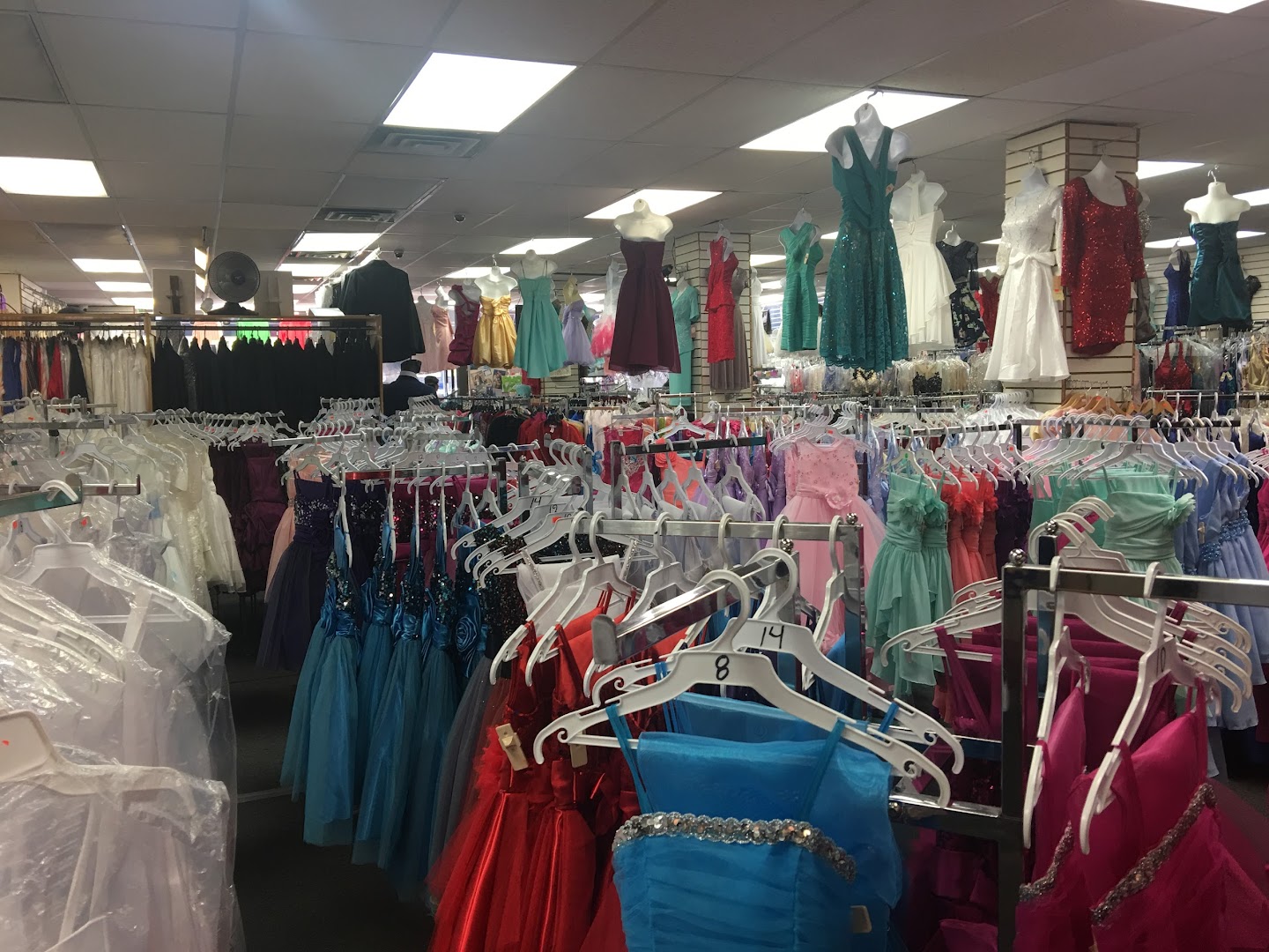 Top Designs - Dress Store in Elizabeth