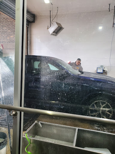 Car Wash «Sparkles Carwash & Quick Lube», reviews and photos, 3107 Farrington St, Flushing, NY 11354, USA