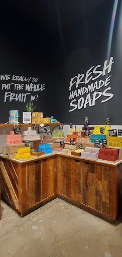 Cosmetics Store «Lush», reviews and photos, 112 E Broadway, Bloomington, MN 55425, USA