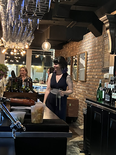 Wine Bar «Eola Wine Co», reviews and photos, 430 E Central Blvd, Orlando, FL 32801, USA