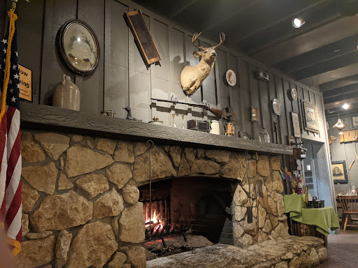 American Restaurant «Cracker Barrel Old Country Store», reviews and photos, 11701 University Ave, Clive, IA 50325, USA