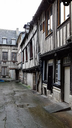 Photo n°11 de La Tour de Pise à Pont-Audemer ()