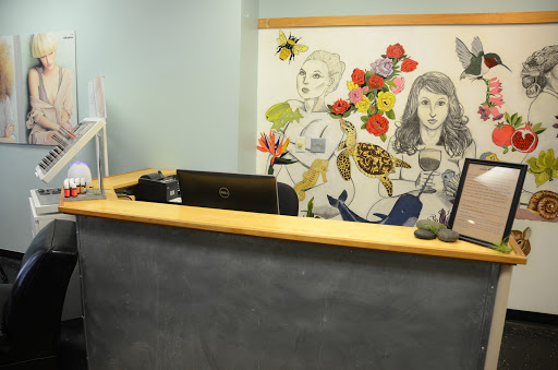 Hair Salon «Salon Incognito», reviews and photos, 216 E 2nd St, Muscatine, IA 52761, USA