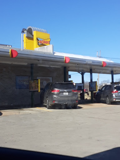 Fast Food Restaurant «Sonic Drive-In», reviews and photos, 1710 Gibson St, West Plains, MO 65775, USA