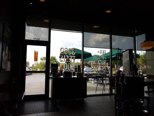 Coffee Shop «Starbucks», reviews and photos, 1077 Collinsville Crossing Blvd, Collinsville, IL 62234, USA