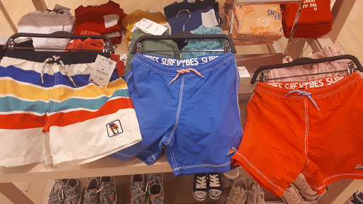 Stores to buy women's shorts Athens