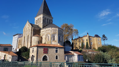 Place Clémenceau à Mareuil-sur-Lay-Dissais