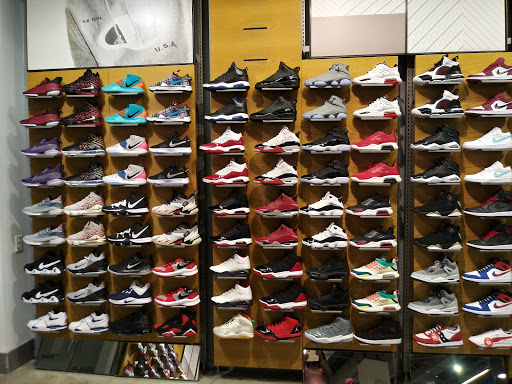 Shoe Store «Finish Line», reviews and photos, 11401 NW 12th St #218, Miami, FL 33172, USA