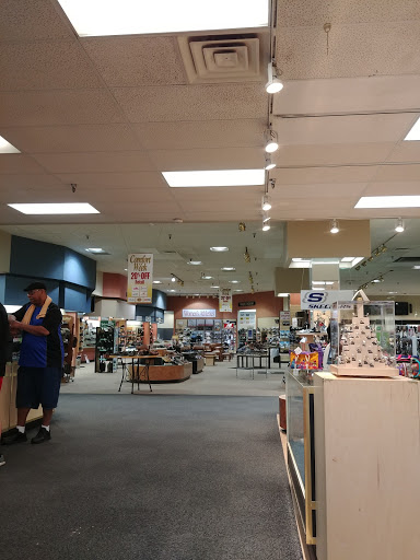 Shoe Store «Reyers Shoe Store», reviews and photos, 40 S Water Ave, Sharon, PA 16146, USA