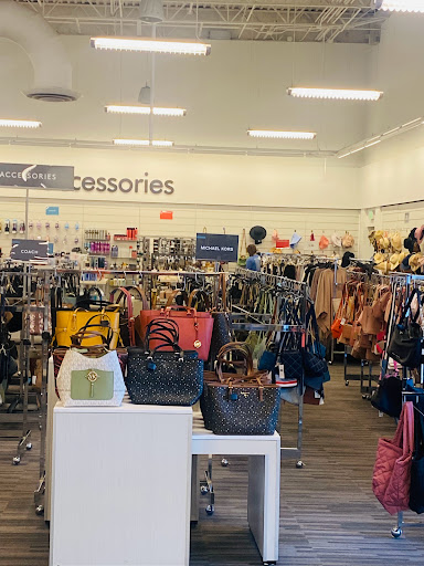 Department Store «Nordstrom Rack Lake Brandon Plaza», reviews and photos, 11201 Causeway Blvd, Brandon, FL 33511, USA