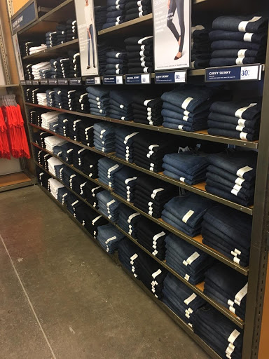 Clothing Store «Old Navy», reviews and photos, 55 S McClintock Dr, Tempe, AZ 85281, USA