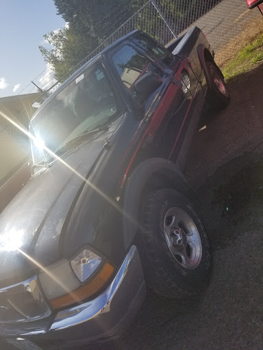 Used Car Dealer «Godz Isle Auto Sales», reviews and photos, 15847 SE Division St, Portland, OR 97236, USA