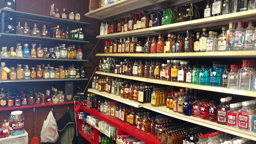 Liquor Store «Lindy Liquor Store», reviews and photos, 613 N Grand Ave, Connersville, IN 47331, USA