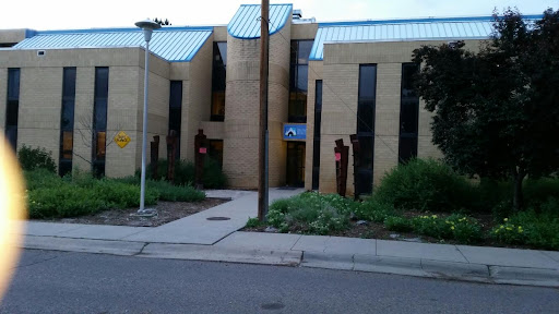 Comitis Crisis Center