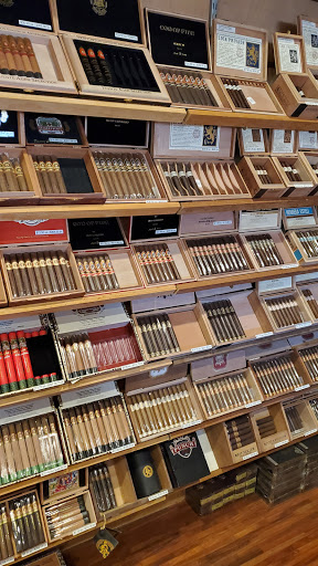 Tobacco Shop «Tobacco Grove», reviews and photos, 8069 Wedgewood Ln N, Maple Grove, MN 55369, USA