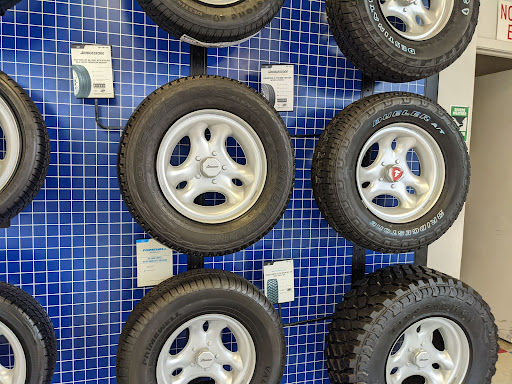 Tire Shop «Firestone Complete Auto Care», reviews and photos, 941 Fort Crook Rd N, Bellevue, NE 68005, USA