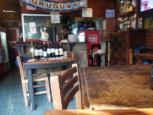 La Rambla Parrilla y Pizzería Uruguaya