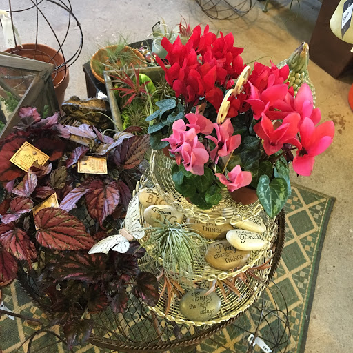 Garden Center «Victoria Gardens», reviews and photos, 1 Cottekill Rd, Rosendale, NY 12472, USA