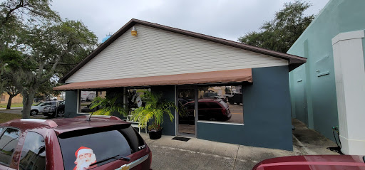 Beauty Salon «Entourage Salon And Spa», reviews and photos, 213 E Crystal Ave, Lake Wales, FL 33853, USA