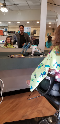 Beauty Salon «Lewis Hair Salon», reviews and photos, 813 S Aiken Ave, Pittsburgh, PA 15232, USA