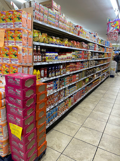 Grocery Store «Fiesta Tropical Market», reviews and photos, 547 E Bridgers Ave, Auburndale, FL 33823, USA