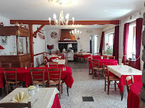 Atmosphère du Restaurant français Auberge du lac à Trivy - n°10