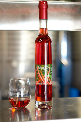 Wine Store «Sweetgrass Winery & Distillery Old Port Tasting Room and Shop», reviews and photos, 324 Fore St, Portland, ME 04101, USA