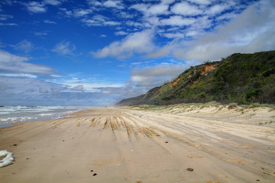 Foto de Eurong Beach com areia fina e brilhante superfície