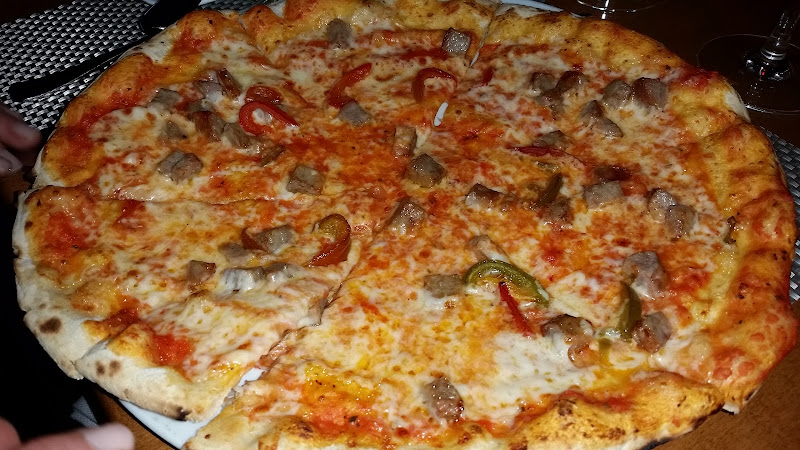 #9 best pizza place in New Canaan - Sole
