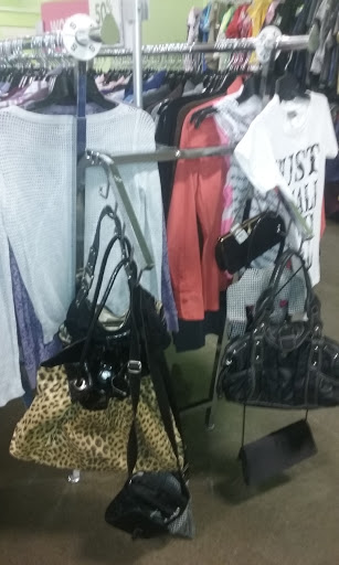 Non-Profit Organization «Goodwill Store», reviews and photos, 980 Creekview Dr, Columbus, IN 47201, USA