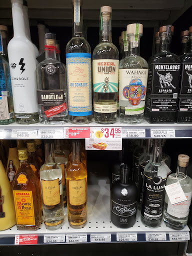 Liquor Store «Woodburn Liquor», reviews and photos, 1519 N Pacific Hwy, Woodburn, OR 97071, USA