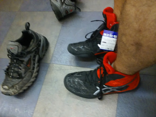 Sporting Goods Store «Big 5 Sporting Goods», reviews and photos, 3420 Arden Way, Sacramento, CA 95825, USA