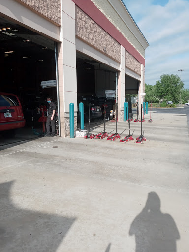 Tire Shop «Discount Tire Store - Lakeland, FL», reviews and photos, 6975 US Hwy 98 N, Lakeland, FL 33809, USA