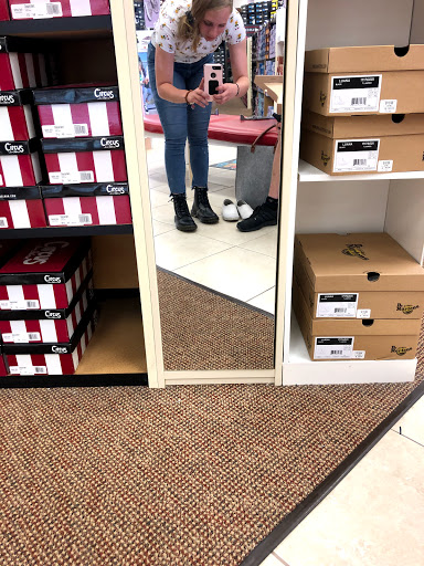 Shoe Store «Famous Footwear», reviews and photos, 3883 Mexico Rd, St Charles, MO 63303, USA