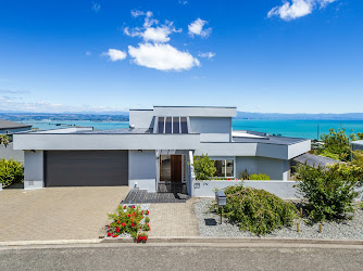 Tasman Bay Villa - Nelson Holiday Home