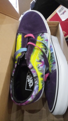 Shoe Store «Vans», reviews and photos, 13000 Folsom Blvd #403, Folsom, CA 95630, USA