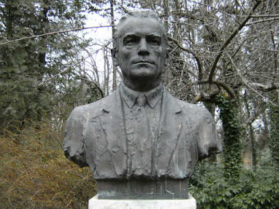 dr. Winkler Oszkár szobor