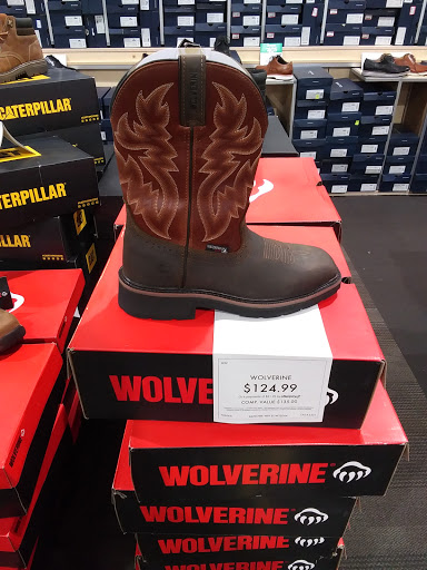 Shoe Store «DSW Designer Shoe Warehouse», reviews and photos, 3889 Medina Rd, Akron, OH 44333, USA