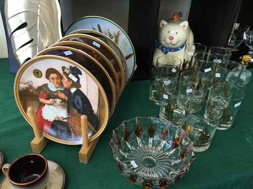 Thrift Store «Alpine Attic Thrift Shop», reviews and photos, 2115 Pacific Coast Hwy, Lomita, CA 90717, USA