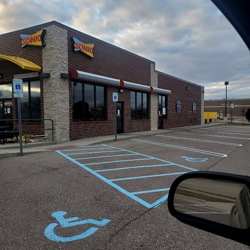 Sonic Drive-In, 29622 W Seven Mile Rd, Livonia, MI 48152, USA, 